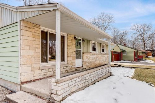 14507 Gatewood Dr, Waukesha, WI 53151-1508