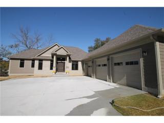 9312 Tulip Dr, Columbus, IN 47201-8897