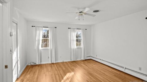75 Nubel Ln, New Canaan CT  06840-6913 exterior