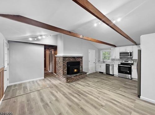 15 Glen Dr, Wantage NJ  07461-4801 exterior