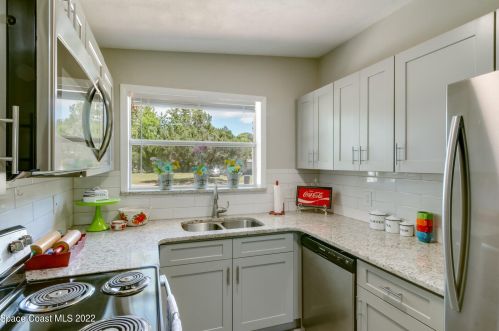 805 Cleveland St, Titusville FL  32780-6469 exterior