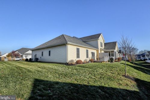 317 Valor Dr, Navy Sup Dpt PA  17050 exterior