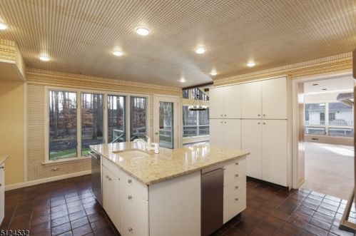 2080 Arrowwood Dr, Scotch Plains NJ 07076-4730 exterior