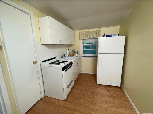 15 Richwood Pl, Huntington Station NY 11746-3228 exterior