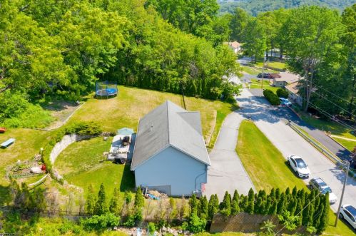 32 Arrowhead Dr, Wantage NJ  07461-1211 exterior