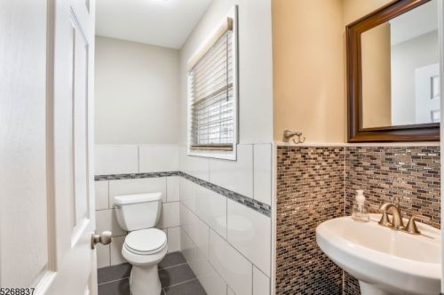 31 Wendell Pl, Clark NJ  07066-2324 exterior