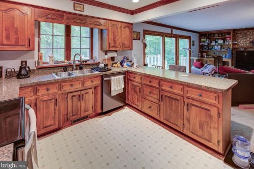 89 Pine Valley Rd, Dover, DE 19904-7105