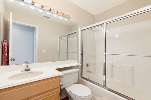 32488 Guevara Dr, Temecula CA  92592-2802 exterior