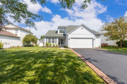 409 Lockmead Dr, Pataskala, OH 43062-7333