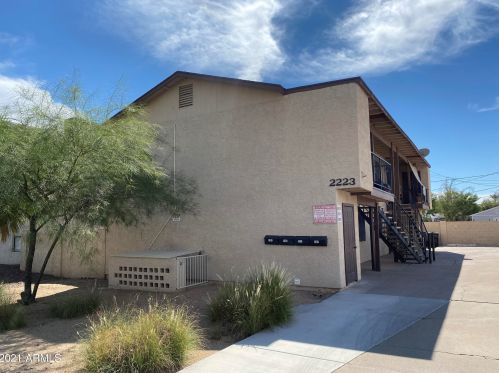 2223 Dora St, Mesa, AZ 85201-6021