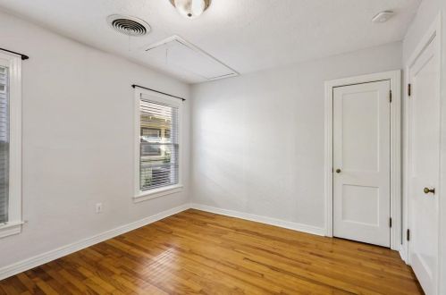 2121 Weatherbee St, Fort Worth TX  76110-1245 exterior