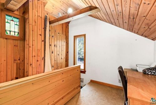 4011 Nelson Rd, Duluth MN 55803-2722 exterior