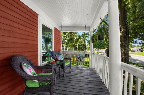 607 Main St, Holmen, WI 54636-9314