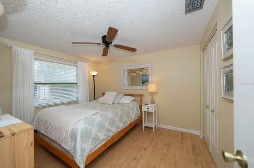 1562 Twin Palms Loop, Lutz FL  33559-6763 exterior