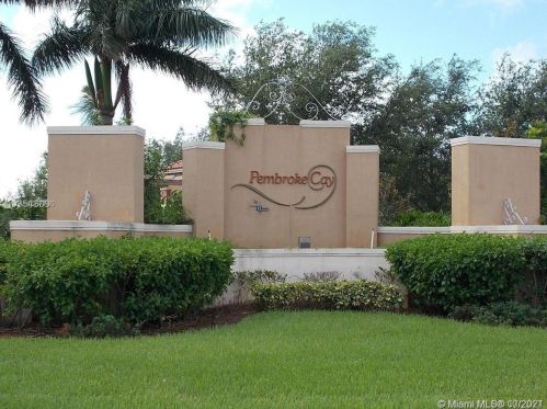 1044 143rd Ave, Hollywood, FL 33027-6157