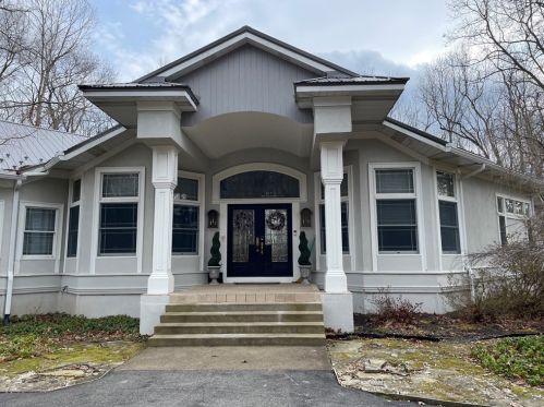 254 Evergreen Dr, Franklin, PA 16323-1847