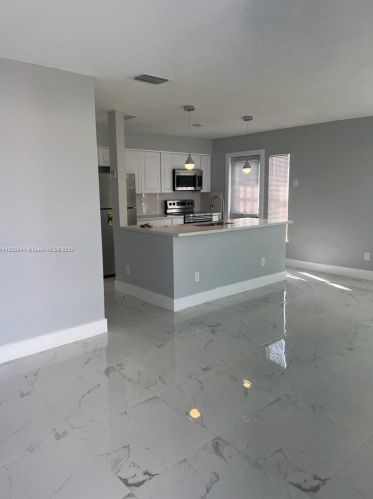 39 Hamlin Ct, Lehigh Acres FL  33936-7235 exterior