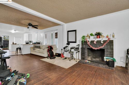 2283 80th Ave, Oakland CA  94605-3266 exterior