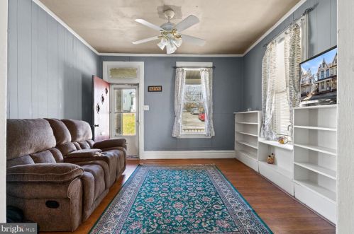 3033 Locust St, Harrisburg, PA 17109-4613