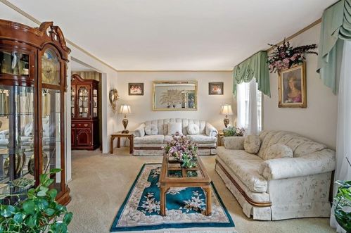 1640 Cordwell Dr, Library, PA 15129-9029