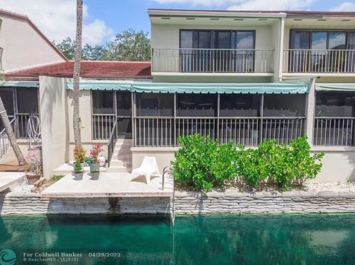 8288 Dundee Ter, Hialeah FL  33016-1405 exterior