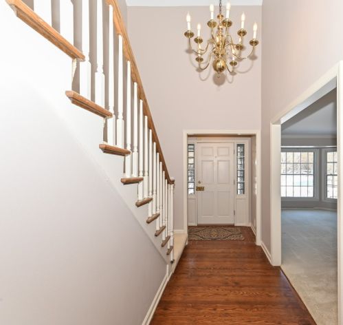 10246 Westport Cir, Thiensville, WI 53092-5739