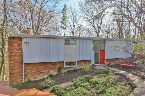 202 Brocdorf Dr, Cincinnati, OH 45215-4105