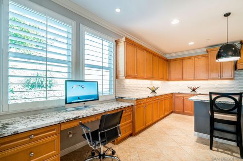 15231 Falcon Crest Ct, San Diego CA 92127-3702 exterior