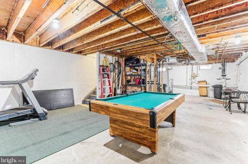 208 Buena Vista Dr, Kennett Sq PA  19348-4220 exterior