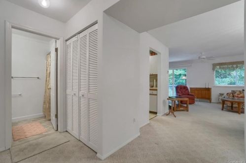 173 Long Hill Dr, Yorktown Hgts, NY 10598-5218