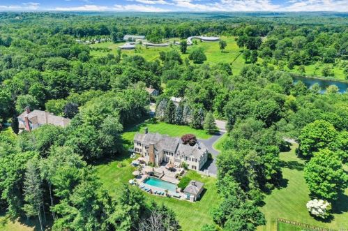 1343 Smith Ridge Rd, New Canaan, CT 06840-2337