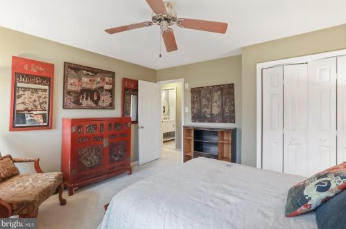 5550 Wide Oak Ct, Woodbridge VA  22192-6036 exterior