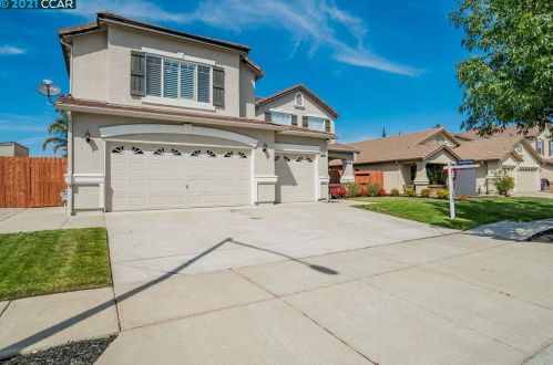 5305 Pine St, Oakley, CA 94561-6336