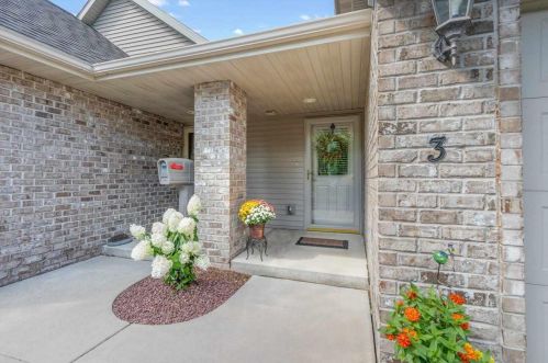 2451 Remington Rd, Green Bay, WI 54302-4475