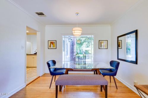 4837 Crown Ave, La Canada CA  91011-3619 exterior