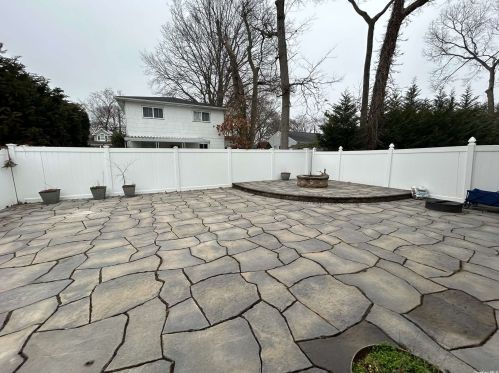 1207 Jefferson Ave, West Islip NY  11795-1706 exterior