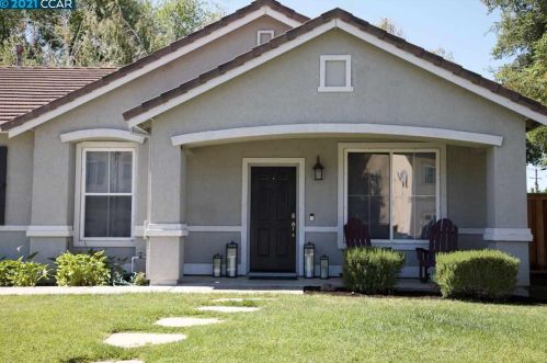 3664 Greyhawk Ct, Concord, CA 94518-1200