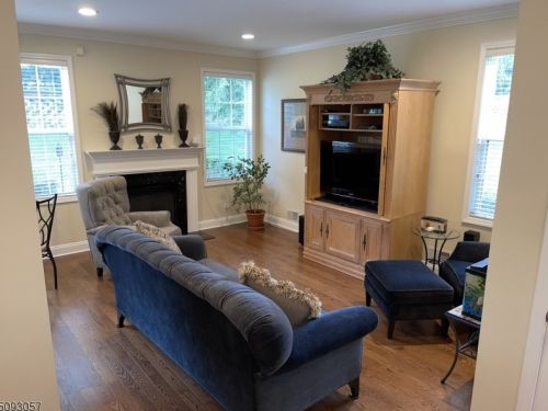 114 Surrey Ct, Nutley NJ  07110-3917 exterior