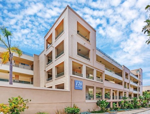 120 The Vlg, Redondo Beach, CA 90277-2518