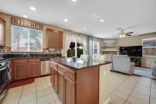 336 Tilden Cir, Vacaville CA  95688-9485 exterior