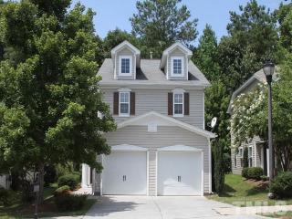 2038 Remington Oaks Cir, Cary, NC 27519-8744