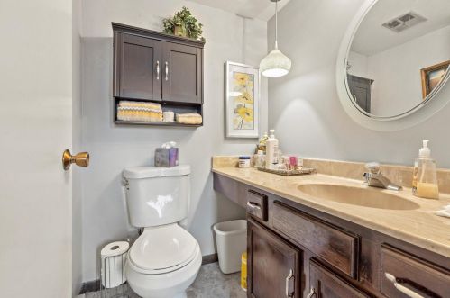 9002 Lisbon Ave, Milwaukee WI 53222-2733 exterior