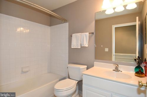 6022 Slippery Rock Rd, Haymarket VA  20169-3312 exterior