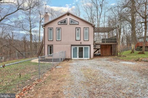 1080 Twin Lakes Rd, Alpine, PA 17339-8833