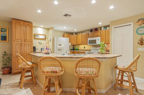 3471 Papaya St, Saint James City FL  33956-2573 exterior