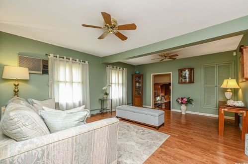 114 Fischer Ave, Islip Terrace NY  11752-2331 exterior