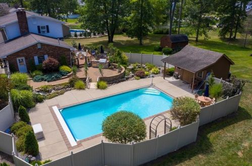 3379 Hummingbird Ln, Hermitage PA  16150-8601 exterior