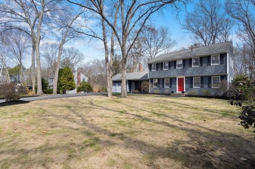 65 Pinecrest Dr, North Kingstown, RI 02852-5907
