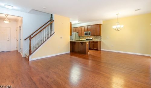 405 Welsh Pl, Greystone Park, NJ 07950-2954