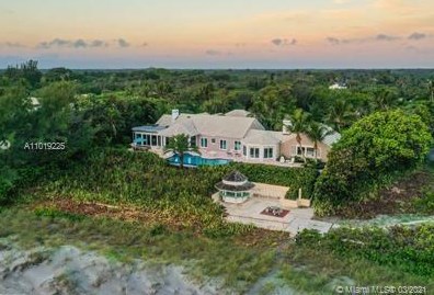 243 Beach Rd, Hobe Sound, FL 33455-2512
